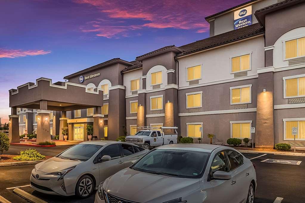 Best Western Douglas Inn & Suites Exterior photo