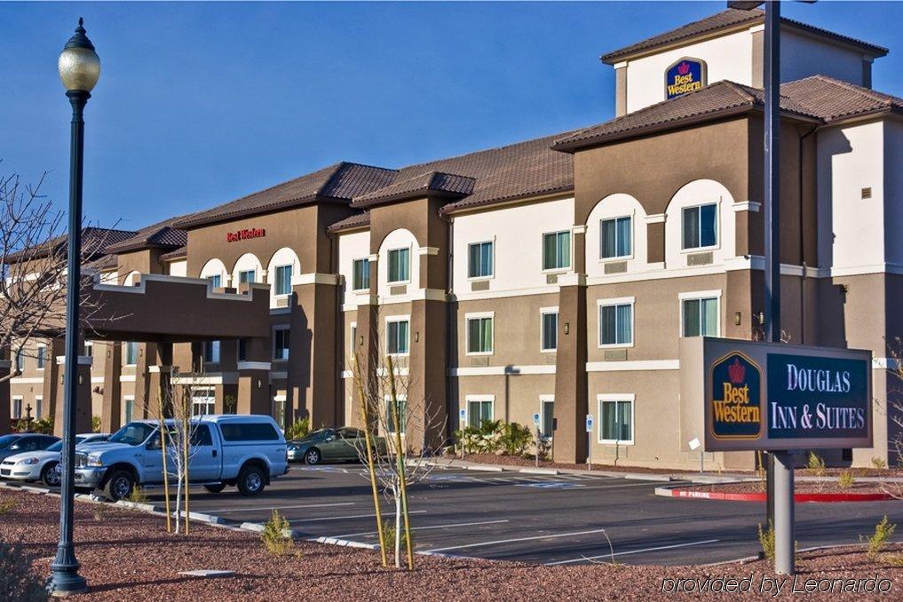 Best Western Douglas Inn & Suites Exterior photo